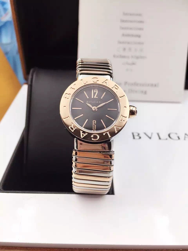 ブルガリ時計正面デザイン